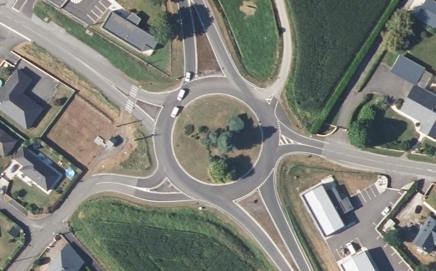 Vue aérienne du Rond-point anonyme n°29599649