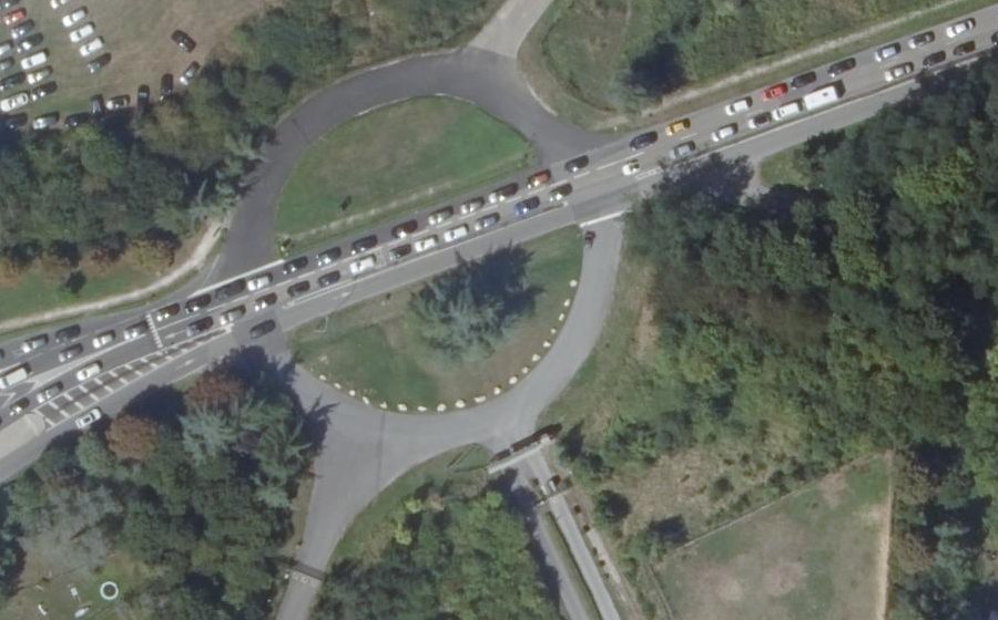 Vue aérienne du Rond-point anonyme n°296018935