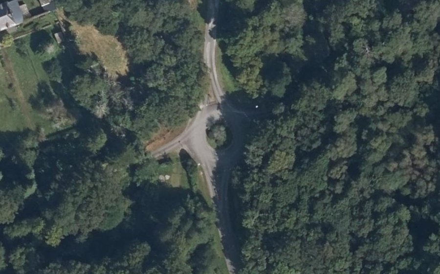 Vue aérienne du Rond-point anonyme n°296517245