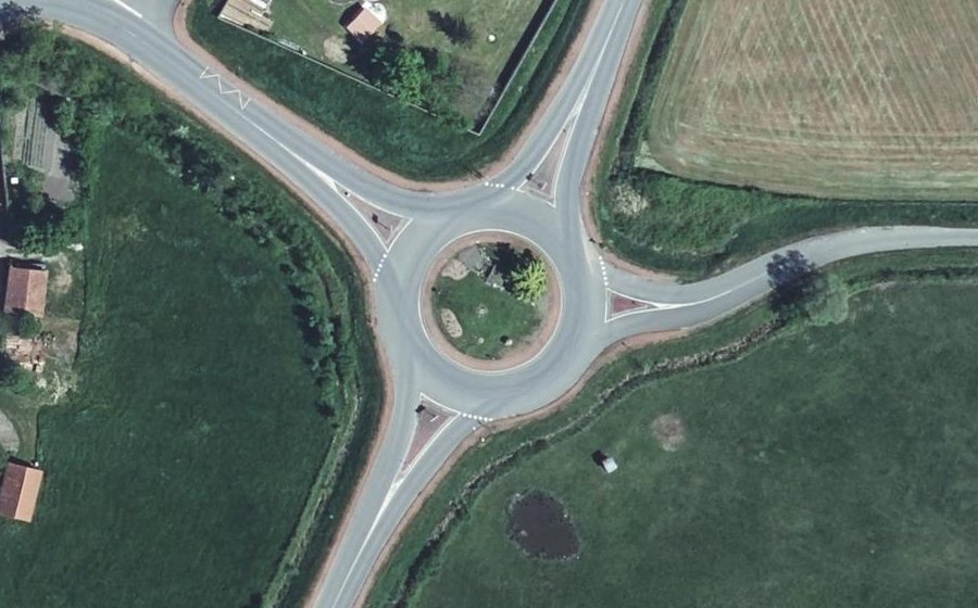 Vue aérienne du Rond-point anonyme n°29704096