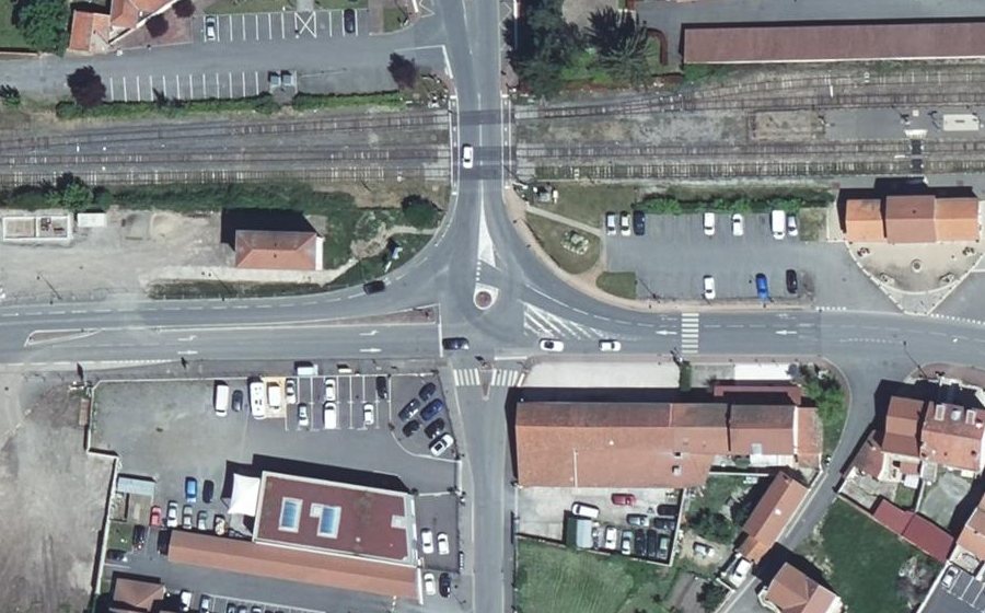 Vue aérienne du Rond-point anonyme n°29704107