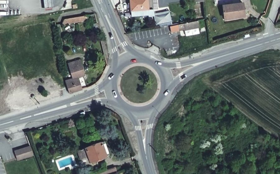 Vue aérienne du Rond-point anonyme n°29704131