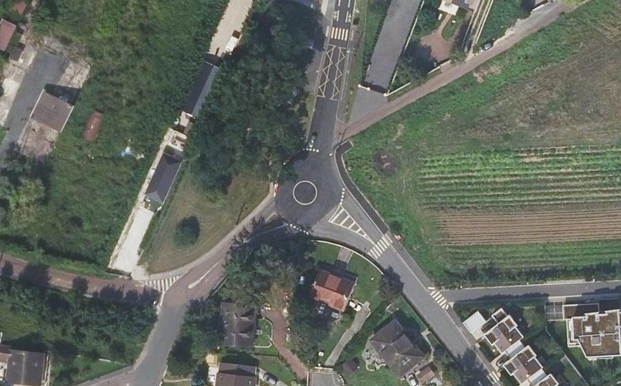 Vue aérienne du Rond-point anonyme n°29735984