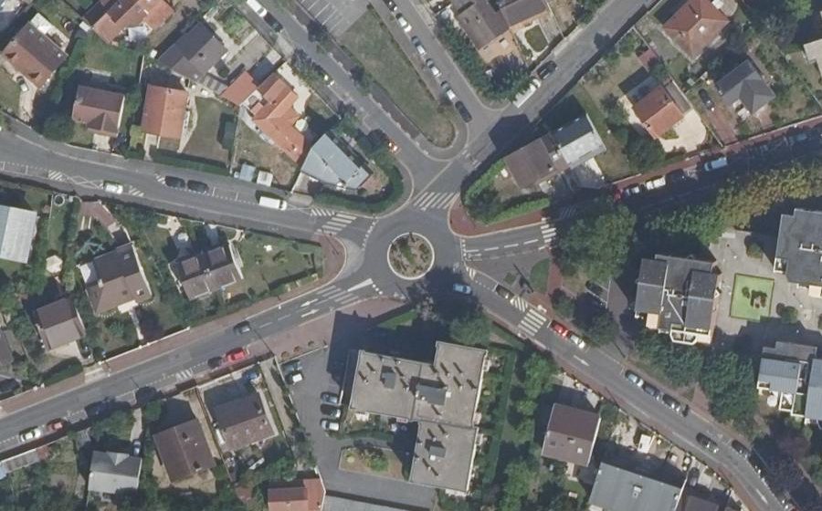 Vue aérienne du Rond-point anonyme n°29736631