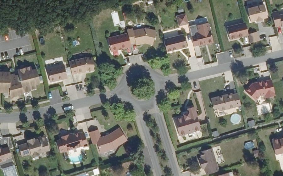Vue aérienne du Rond-point anonyme n°297823019