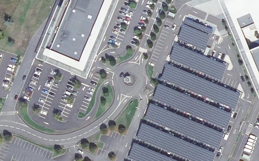 Vue aérienne du Rond-point anonyme n°298804793