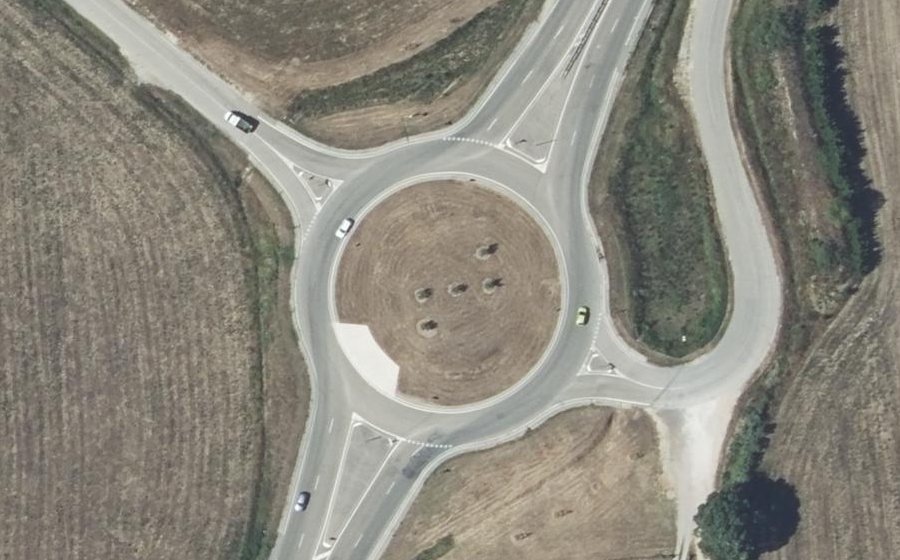 Vue aérienne du Rond-point anonyme n°299269883