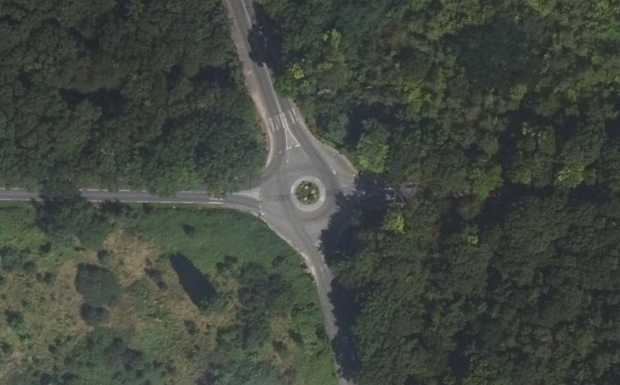 Vue aérienne du Rond-point anonyme n°29977770