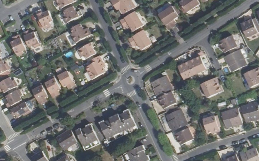 Vue aérienne du Rond-point anonyme n°29985836