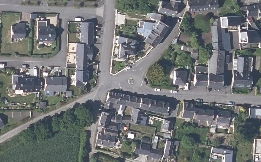 Vue aérienne du Rond-point anonyme n°299924884