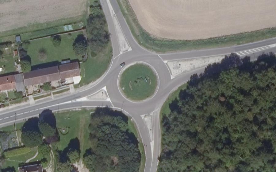 Vue aérienne du Rond-point anonyme n°30009113