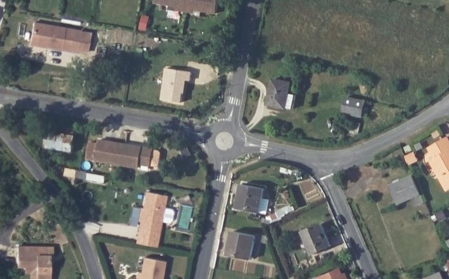 Vue aérienne du Rond-point anonyme n°300110203