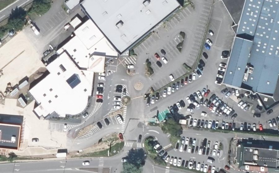 Vue aérienne du Rond-point anonyme n°300210293