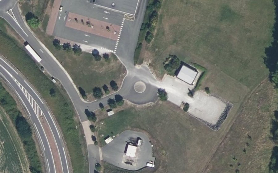 Vue aérienne du Rond-point anonyme n°300236700