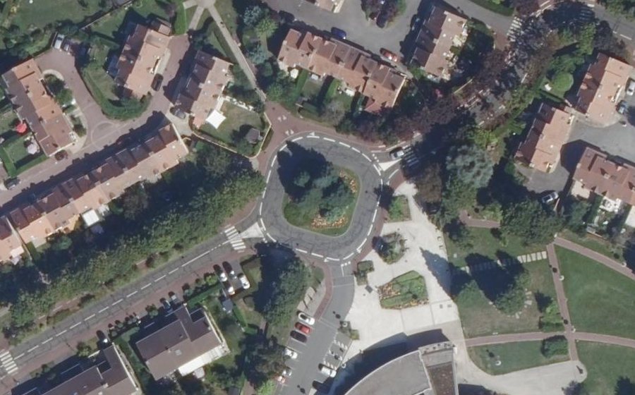 Vue aérienne du Rond-point anonyme n°30030055
