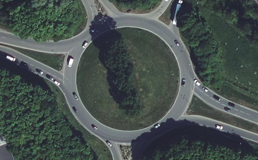 Vue aérienne du Rond-point anonyme n°30030073