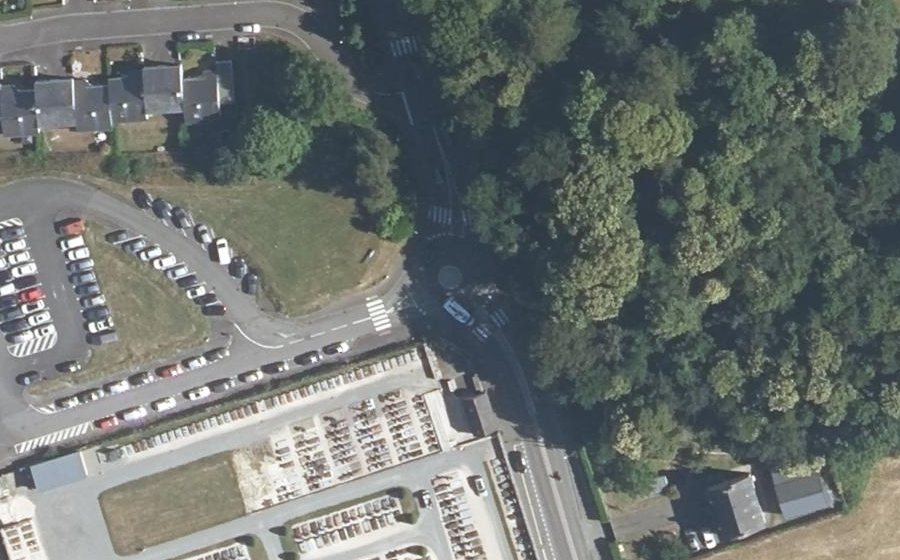 Vue aérienne du Rond-point anonyme n°300354678