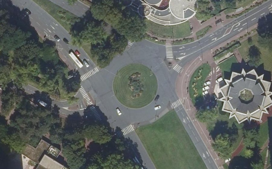 Vue aérienne du Rond-point anonyme n°30039346