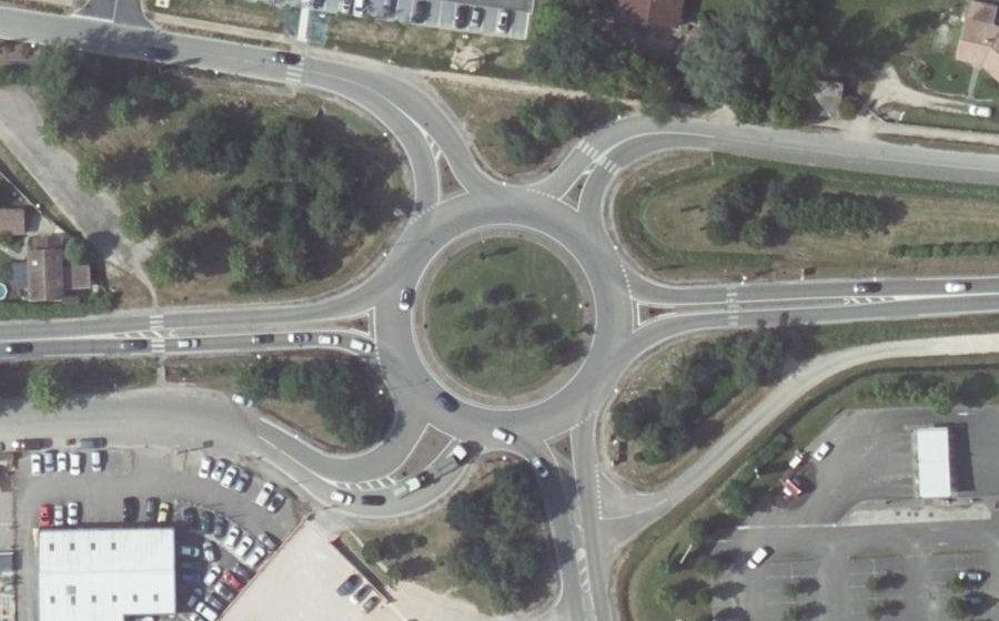 Vue aérienne du Rond-point anonyme n°30046754