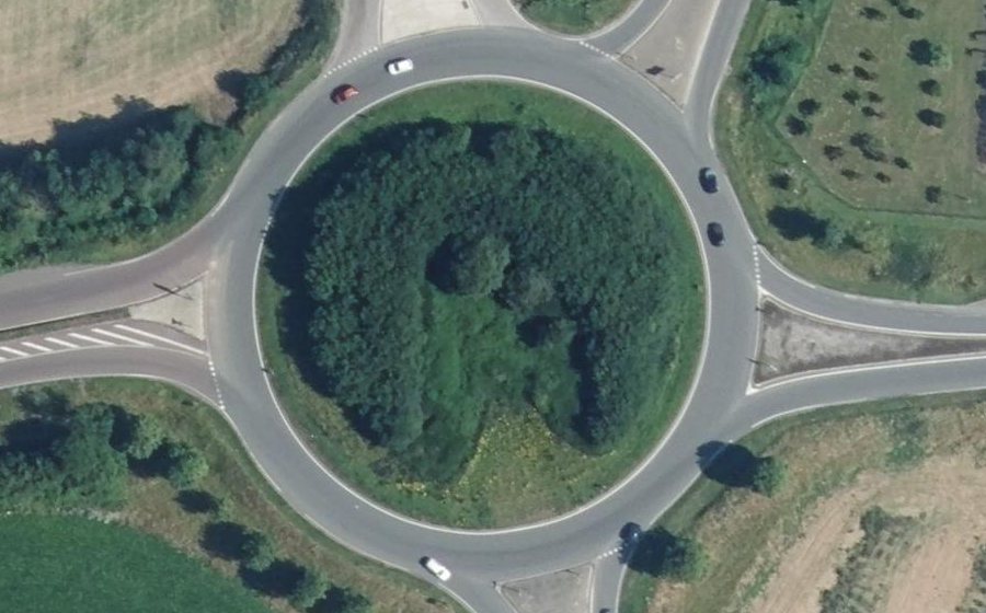 Vue aérienne du Rond-point anonyme n°30063099