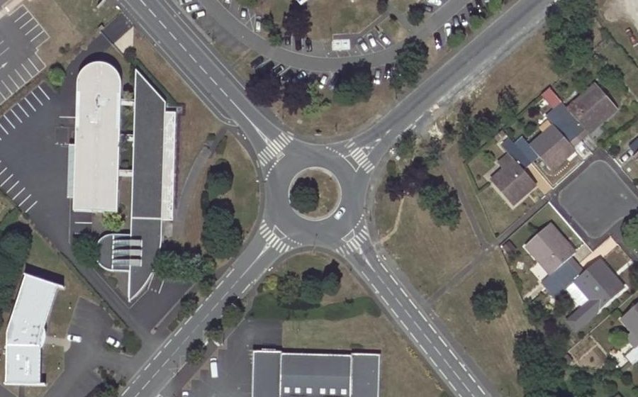 Vue aérienne du Rond-point anonyme n°30069054