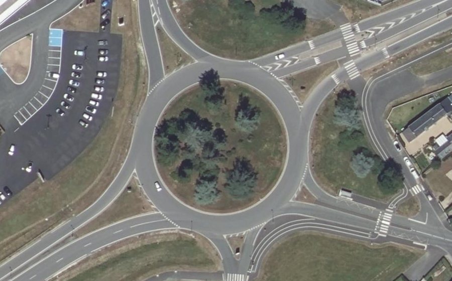 Vue aérienne du Rond-point anonyme n°30069645