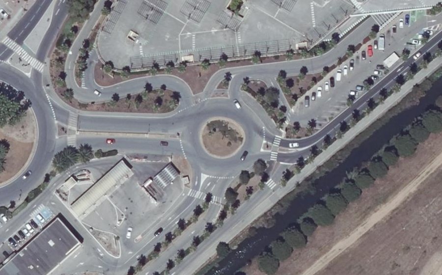 Vue aérienne du Rond-point anonyme n°30070410