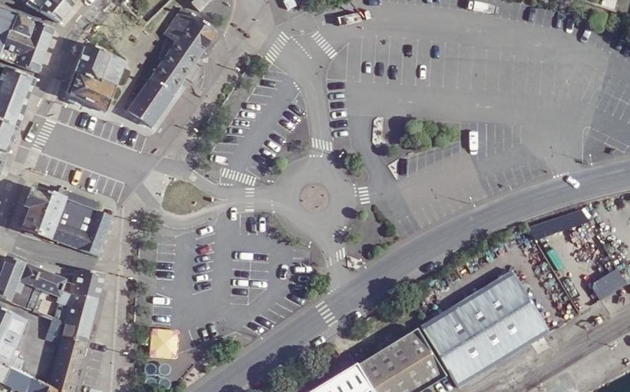 Vue aérienne du Rond-point anonyme n°30073672