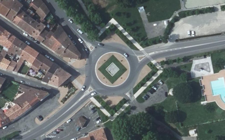 Vue aérienne du Rond-Point du 19 Mars 1962