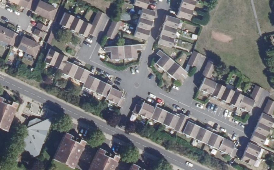 Vue aérienne du Rond-point anonyme n°300850866