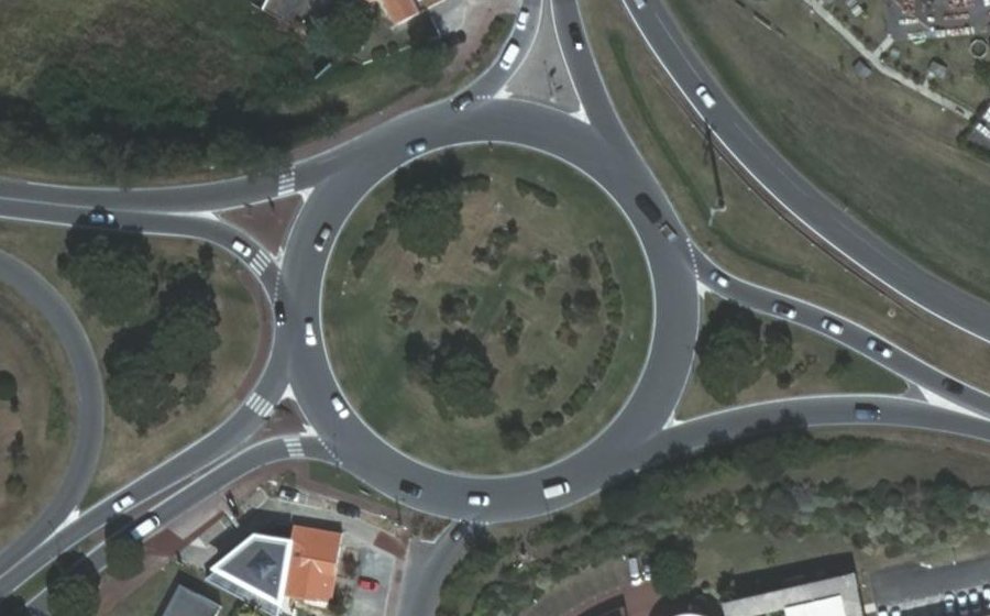 Vue aérienne du Rond-point anonyme n°30103031