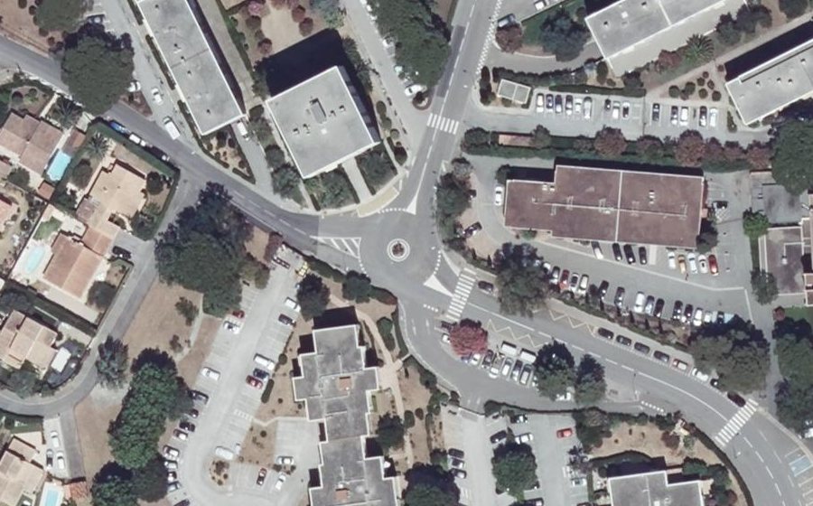 Vue aérienne du Rond-point anonyme n°30103893