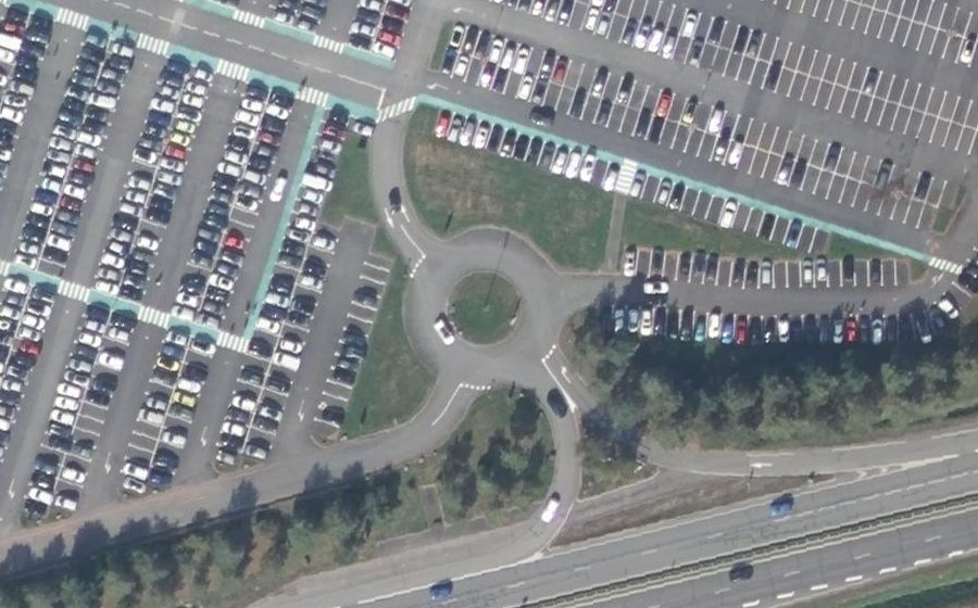 Vue aérienne du Rond-point anonyme n°30105753
