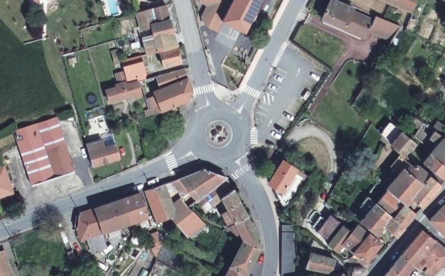 Vue aérienne du Rond-point anonyme n°30107100
