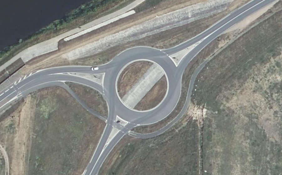 Vue aérienne du Rond-point anonyme n°301081808