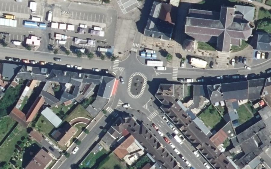 Vue aérienne du Rond-point anonyme n°30108775