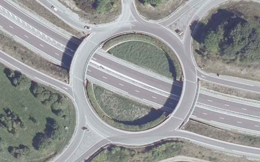 Vue aérienne du Rond-point anonyme n°30111317