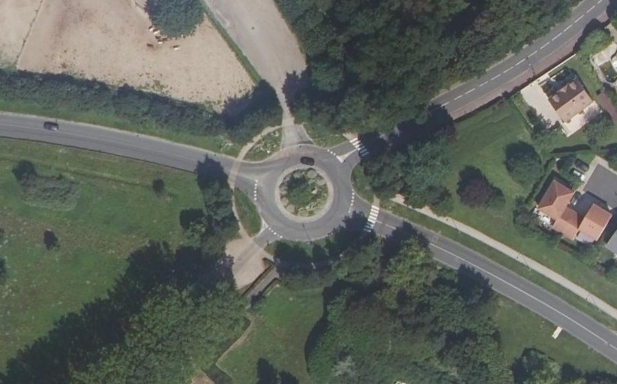 Vue aérienne du Rond-point anonyme n°30130516