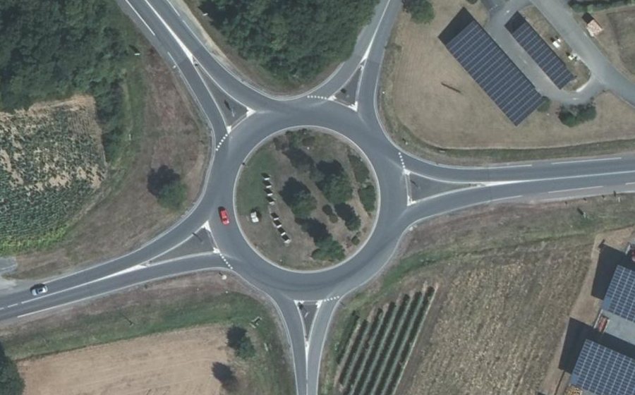 Vue aérienne du Rond-point anonyme n°30153021