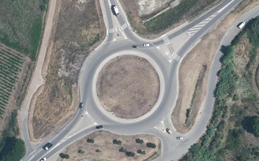 Vue aérienne du Rond-point anonyme n°301549619