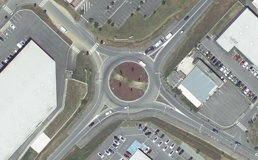 Vue aérienne du Rond-point anonyme n°30182855