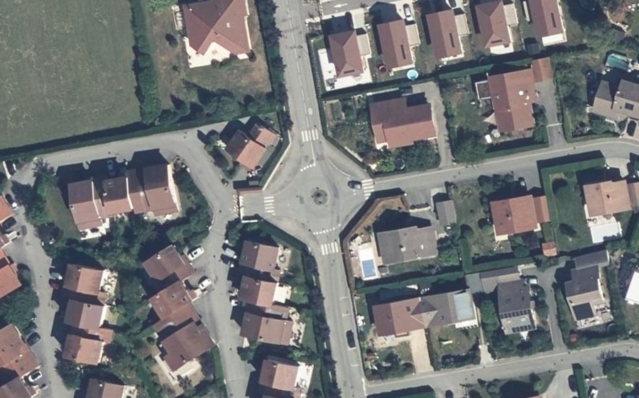 Vue aérienne du Rond-point anonyme n°30194556