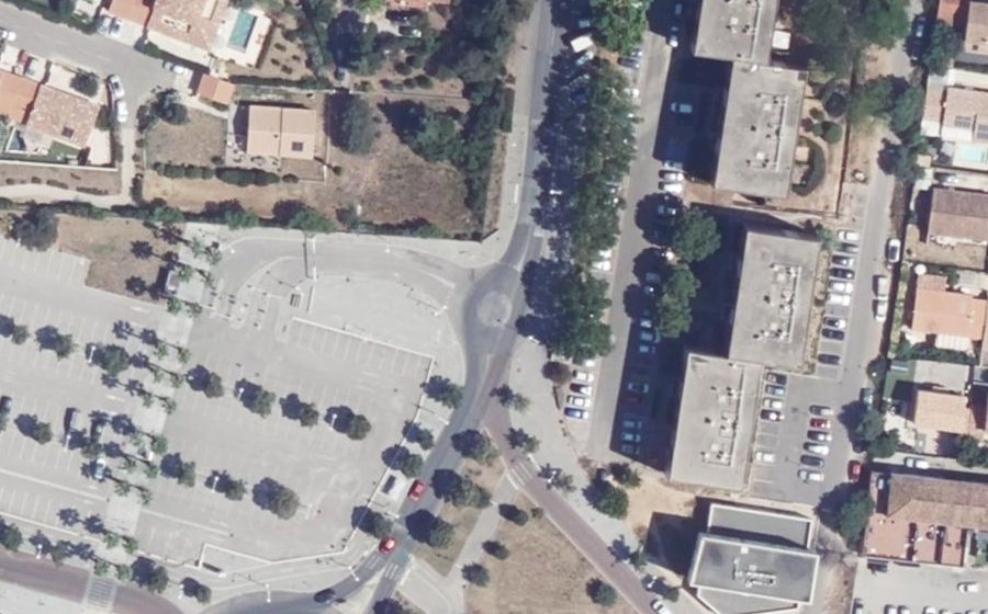 Vue aérienne du Rond-point anonyme n°302124103