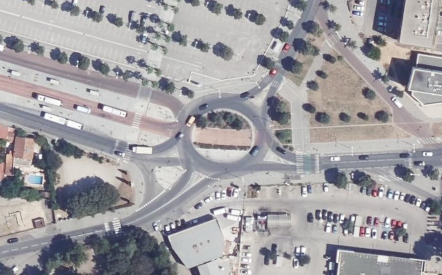 Vue aérienne du Rond-point anonyme n°302124104
