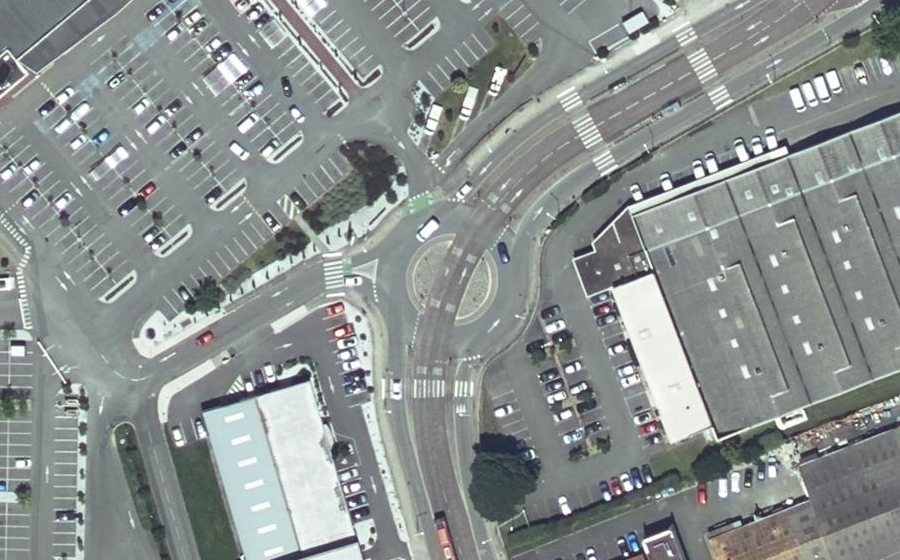 Vue aérienne du Rond-point anonyme n°30225619
