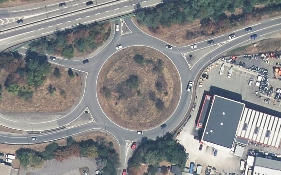 Vue aérienne du Rond-point anonyme n°30235786