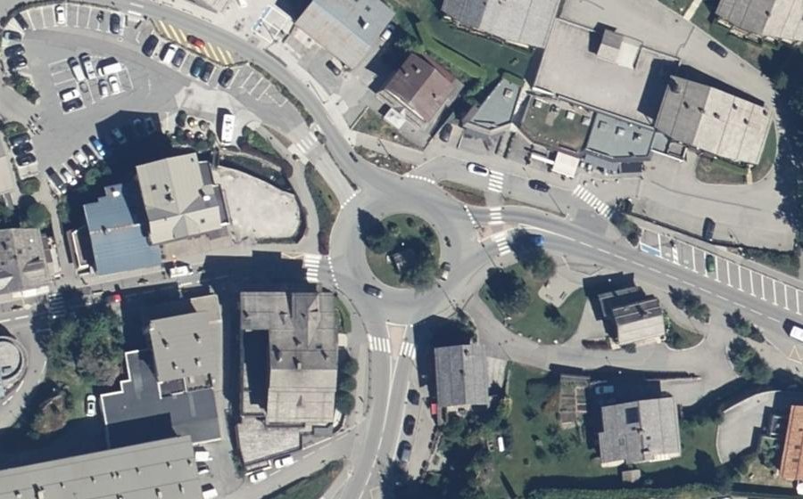 Vue aérienne du Rond-point anonyme n°30239932