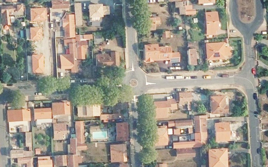 Vue aérienne du Rond-point anonyme n°302531891