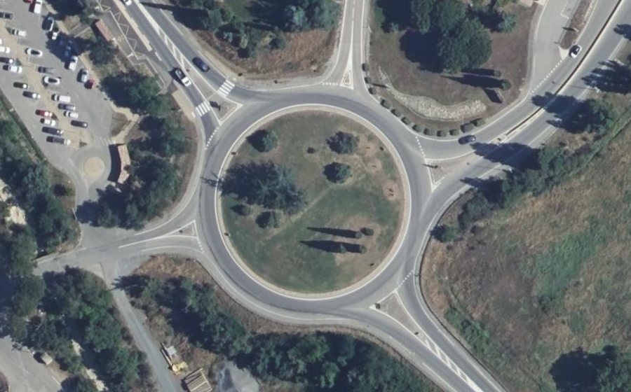 Vue aérienne du Rond-point anonyme n°30255775