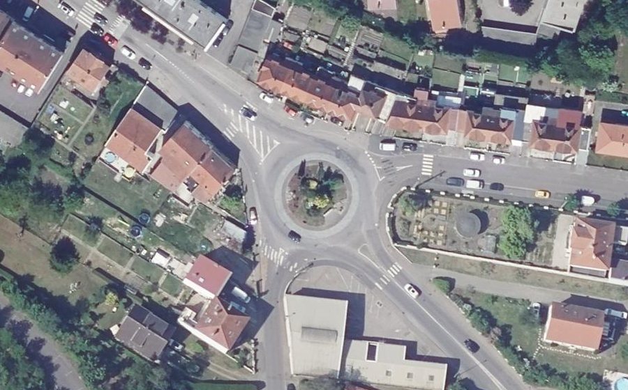 Vue aérienne du Rond-point anonyme n°30282291